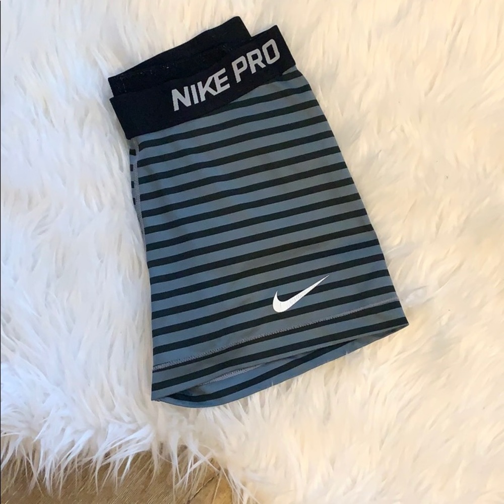 NIKE PRO SHORTS